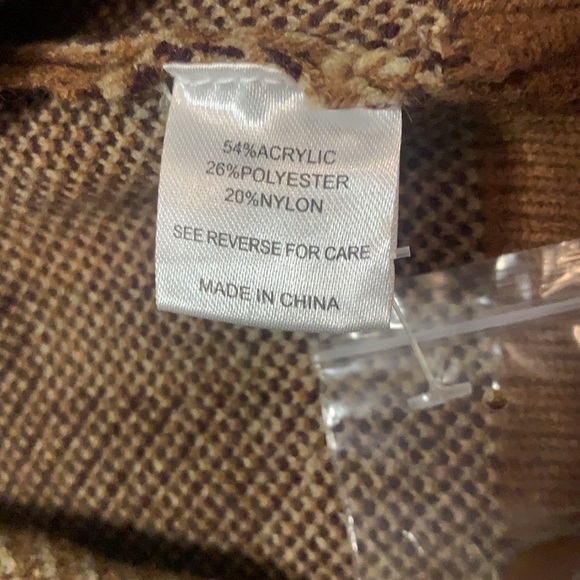 Witty Fox young contemporary set. Size small tank top with matching cardigan. - Picture 6 of 6